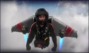 Qui est victime du brouilleur mémoriel dans l'épisode 15 ?