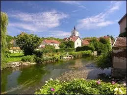 Je vous emm&egrave;ne &agrave; la d&eacute;couverte de B&egrave;ze, ville bourguignonne situ&eacute;e dans le d&eacute;partement ...