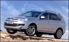 Pouvez-vous me donner le nom de ce modèle ?