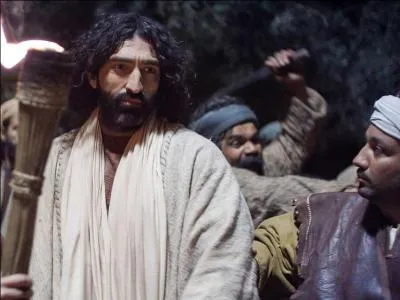 Jésus a été trahi par Judas par...