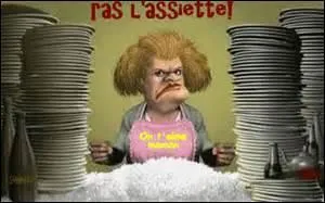 Hier soir, je me suis emportée avec mon amant délavé et tout a volé : assiettes, bols, tasses, verres. Je peux le dire, la... est cassée. Mais je n'en fais pas un cas, sur la seconde partie de mes maux, je m'assois.