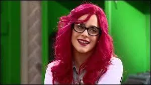 Pour se rapprocher de Leon, Violetta va se déguiser en ...