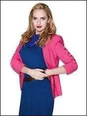 German le père de Violetta va tomber amoureux. Comment s'appelle cette fille ?