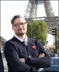 C'est le présentateur du Top Gear français, qui est-ce ?