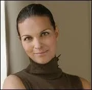 Journaliste, animatrice de radio et de télévision née le 28 octobre 1963. Elle a aussi publié deux biographies sur Martine Aubry et une sur Romy Schneider.