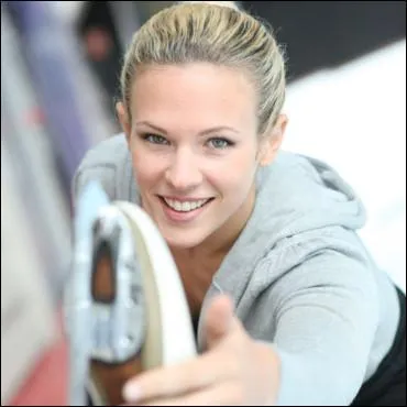 En 2009, Lorie interprète le rôle d'une jeune patineuse dans le téléfilm "De feu et de glace". Sur quelle chaîne a été diffusé ce téléfilm ?