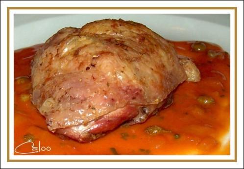 La sauce qui recouvre ce poulet est à base de poivre de Cayenne :