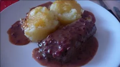 Voici une pièce de boeuf dont la sauce a été réalisée à base de vin rouge, moelle osseuse, échalottes, thym, bouillon de boeuf et sauce demi-glace. Quel est son nom ?