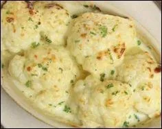 Pour faire la sauce de ces choux-fleurs, on emploie du beurre, de la farine et du lait :