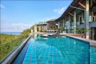 Dans la saison en cours, les Marseillais ne vivent pas exactement en Thaïlande, où vivent-ils ?