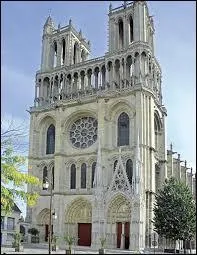 Quelle ville des Yvelines n'est libérée qu'en 1449 ?