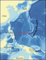 Où se trouve la fosse des Mariannes ?