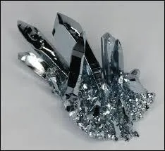Quel métal est bleu-gris ?
