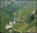 Les gorges du Tarn, creusées au milieu des Grands Causses, figurent parmi les plus longues et les plus profondes d'Europe. Quelle est leur longueur ?