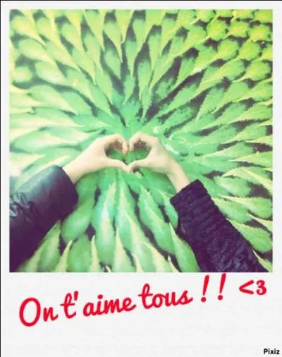 Lassée de regarder "Plus belle la vie", elle clique sur un bouton de sa télécommande, et se retrouve projetée parmi les serpents et les araignées, près du père Fouras. Elle est ainsi sur :