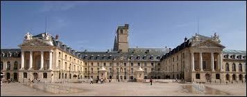 Dans quelle ville faut-il se rendre pour découvrir son Palais des Ducs de Bourgogne ?