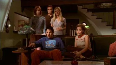 [Désillusions] Qu'y a-t-il chez Giles qui impressionne les membres du scooby-gang ?