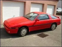 Cette voiture est une ...