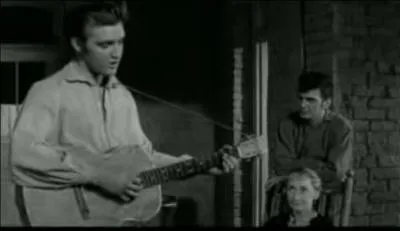 Dans cette chanson, vous ne trouverez pas les déhanchements de ce chanteur qui lui ont été reprochés en début de carrière, c'est une chanson d'amour. Hélas, une arythmie cardiaque causée par un abus de médicaments nous priva de ce chanteur en 1977. Quelle est cet chanson ?