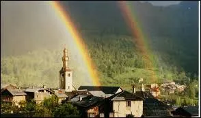 Très proche de la station de Courchevel, Bozel est un village Savoyard situé en région ...