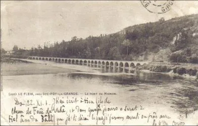 Le pont du Mignon est un pont-route, qui a été construit en 1860 en Dordogne, 
il a une longueur de 360 m, sur 30 arches, les crues de 1912 et surtout celles de 1949 l'ont endommagé sérieusement, il est fermé à la circulation et est situé au/à :