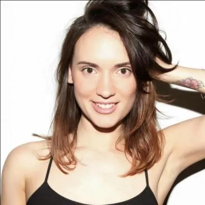 Avec qui Natoo est-elle en couple ?