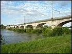 Ce viaduc en maçonnerie de 383 mètres de long sur la Loire dans l'Indre-et-Loire, a été construit en 1846 à :