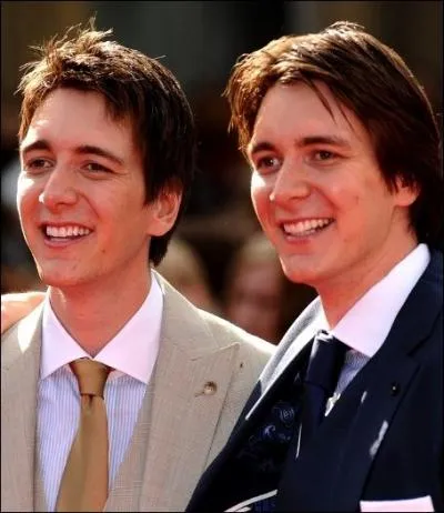 13. James et Oliver Phelps (59, 5 pts)
En 2006, les jumeaux plantent des arbres dans la national Forest. Ce lieu n'est pas anodin, pourquoi ?