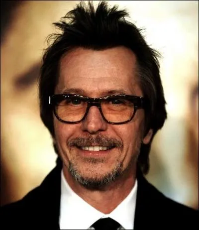11. Gary Oldman (93, 5 pts)
Quelle est la faculté qui fait de Gary Oldman un « actor's actor », (un acteur maître de sa discipline servant de modèle aux autres acteurs) ?
