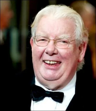 23. Richard Griffiths (14 pts)
Fait des fugues et quitte l'école à 15 ans, connaît néanmoins le langage des signes. Pourquoi ?