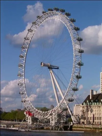 Grande roue, communément appelée "London Eye". Voici la...