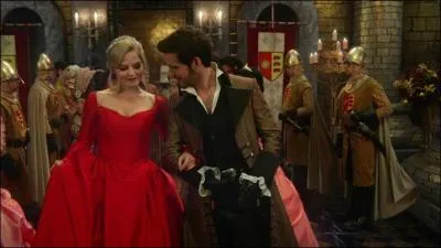 Dans le passé, Crochet et Emma vont à un bal, mais ils doivent changer d'identité. Comment décident-ils de s'appeler ?