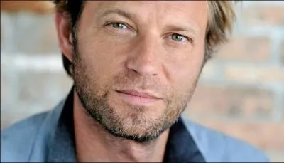 Un présentateur de journal télévisé qui vous dit certainement quelque-chose.