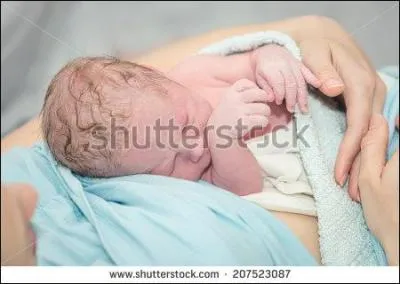 Il est possible que b&eacute;b&eacute; naisse avec une ou deux dents :