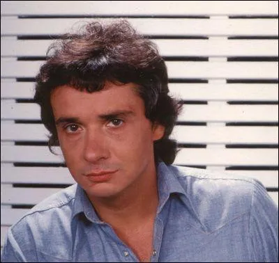 Un dernier titre à trouver "On dort sur les trottoirs, quand on nous sort de là, c'est à coups de balai, à grands coups d'arrosoir..."