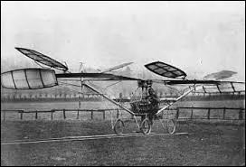 Qui a inventé l'hélicoptère au début du XXe siècle ?