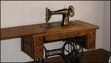 Quelle invention doit-on à Barthélemy Thimonnier en 1830 ?