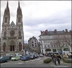 Dans quel département se situe Voiron ?