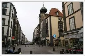 Dans quel département se situe Riom ?