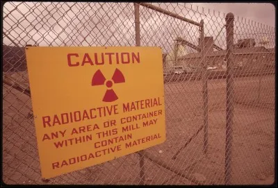 Passons à la bête noire des écologistes ! Quel est le symbole chimique de l'Uranium ?