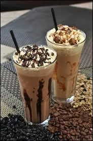 Voici deux beaux exemples de cafés...