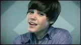 Justin Bieber, en 2009 a fait ses débuts très jeune et a chanté pour la première fois...