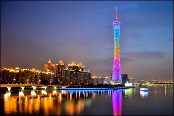 Dans quelle ville se trouve la Canton Tower ?