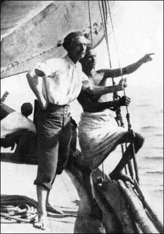 Cet aventurier, marchand, écrivain est né à Leucate en 1879, il a hanté pendant 40 ans les rives de la mer Rouge, il est décédé en 1974. Quel est son nom ?