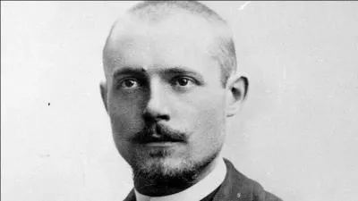 Né en 1873 à Orléans, il a écrit ''Il y a quelque chose de pire que d'avoir une mauvaise pensée. C'est d'avoir une pensée toute faite''. Comment se nomme-t-il ?