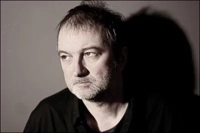 Journaliste et écrivain en 2006, il dénonce le fonctionnement opaque de la chambre de compensation financière Clearstream :   