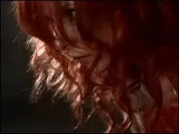 Musique - Retrouvez le titre issu du répertoire de cette jolie chanteuse rousse :