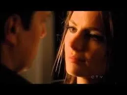 A partir de quel épisode, Castle et Beckett sortent-ils ensemble ?