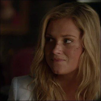 Qui joue Clarke Griffin, l'actrice principale de la série ?