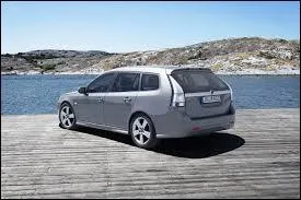 On termine avec cette voiture, qui est une ...